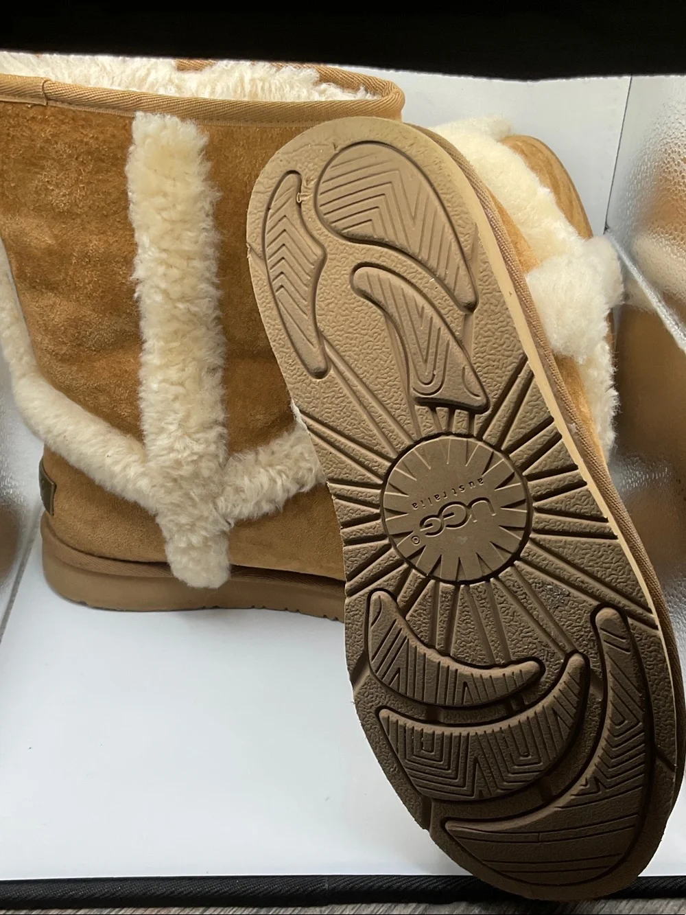 UGG classic mid
